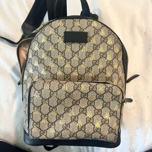 Bumble bee Gucci backpack